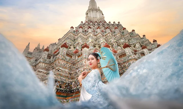 Traveler in traditional dress at Wat Arun