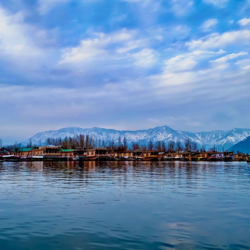 Kashmir Trip Package: 5 Days / 4 Nights